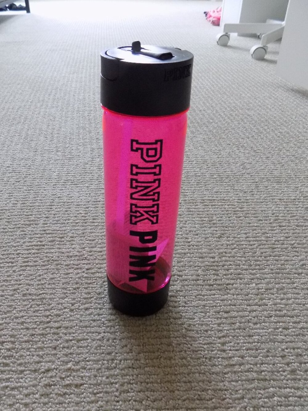 NEW VICTORIA'S SECRET VS PINK CAMPUS WATTER BOTTLE BLACK